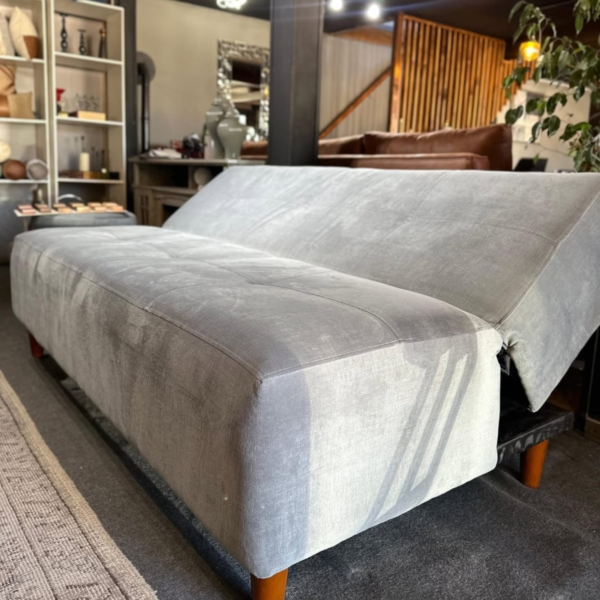 FUTON