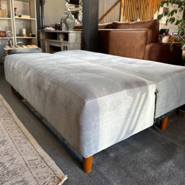 FUTON